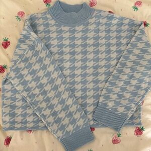 H&M Divided houndstooth blue sweater